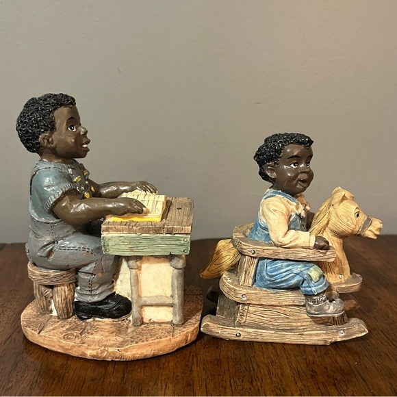 Set of three Young's Inc. figurines. Very good vintage condition. - Picture 5 of 16